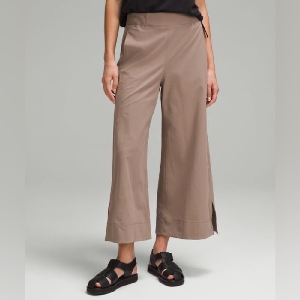 Lululemon Stretch Woven High-Rise Wide-Leg Cropped Pant, Size XL